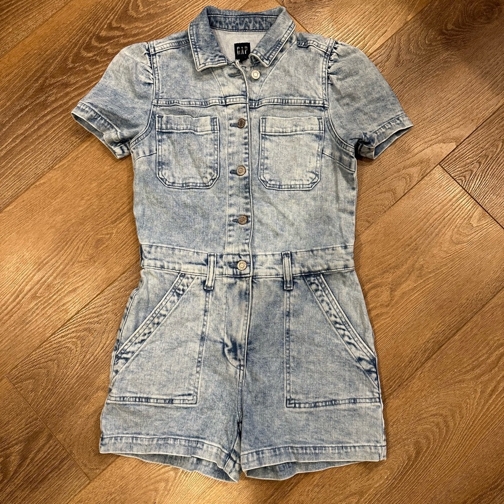 GAP Washed Light Blue Denim Short Jumpsuit With Ruffle Short Sleeve